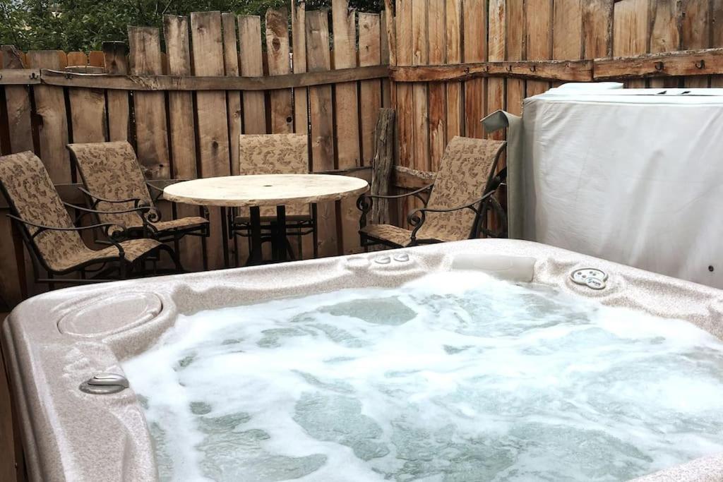 Beautiful Perfectly Located Hot Tub Fire Pit Bikes Villa Colorado Springs Exterior photo